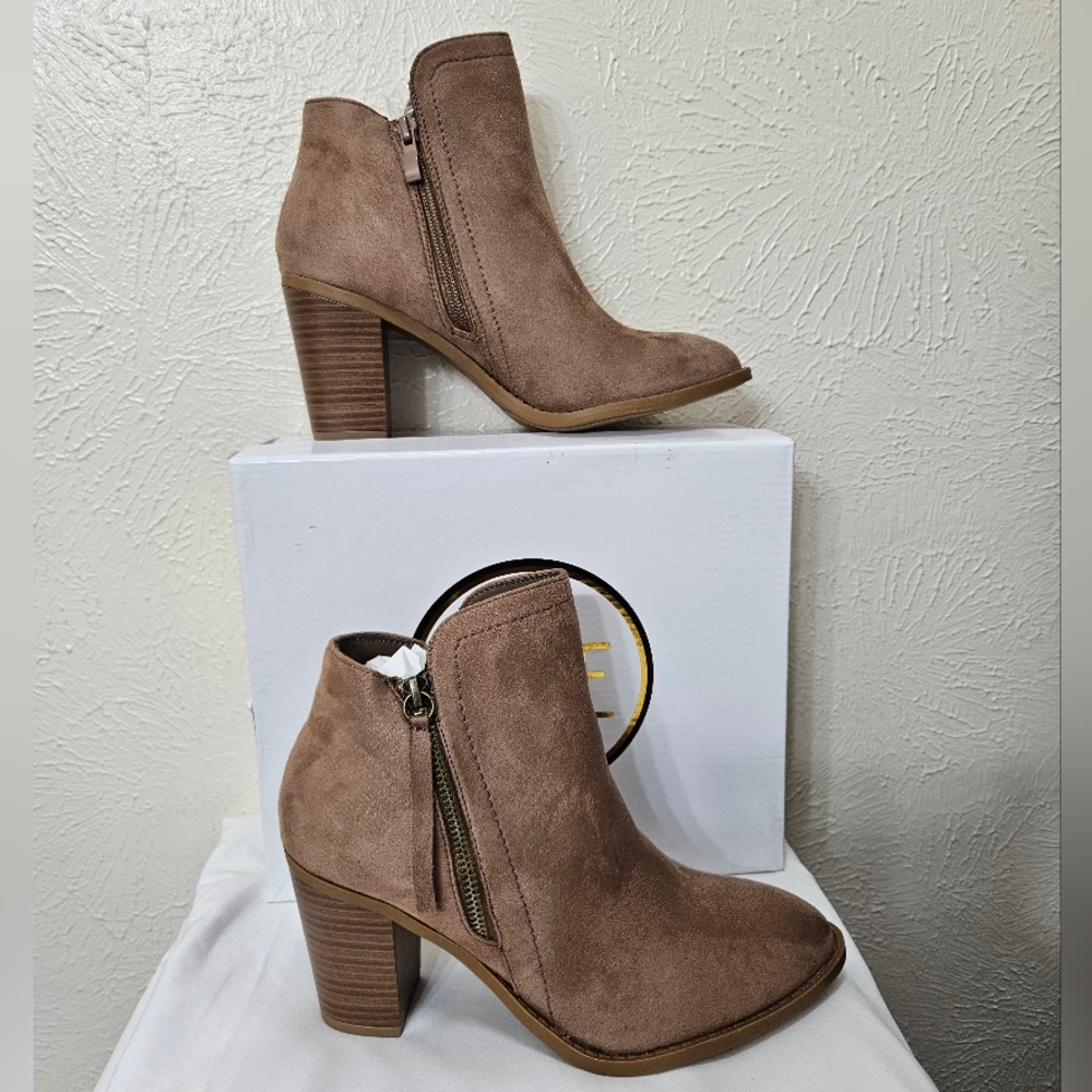 Women's MVE Side Zipper Buckle Decd Laces high stacked block heel ankle boots